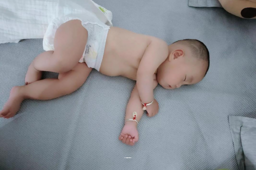 黄南几个月宝宝会抬头